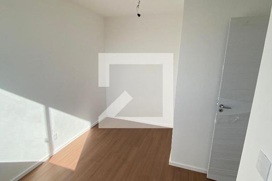 Quarto 1 de apartamento para alugar com 2 quartos, 48m² em Cachambi, Rio de Janeiro