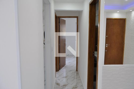 corredor  de apartamento à venda com 2 quartos, 51m² em Del Castilho, Rio de Janeiro