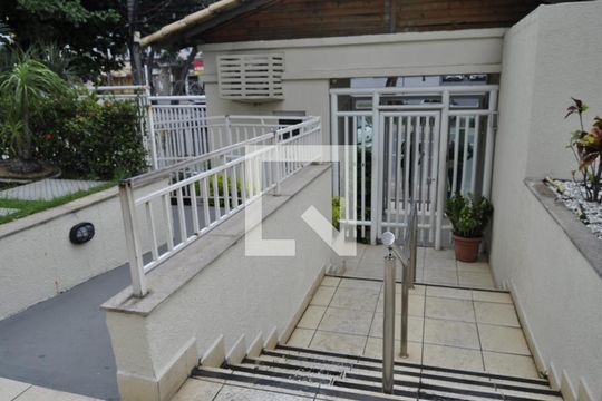 Fachada de apartamento à venda com 2 quartos, 51m² em Del Castilho, Rio de Janeiro