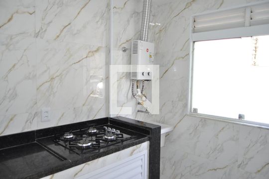 Cozinha de apartamento à venda com 2 quartos, 51m² em Del Castilho, Rio de Janeiro