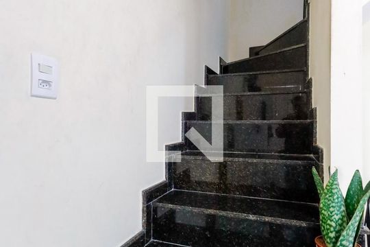 Escada Quartos de casa de condomínio à venda com 3 quartos, 100m² em Vila Mazzei, São Paulo