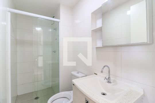 Banheiro de apartamento para alugar com 2 quartos, 33m² em Santo Amaro, São Paulo