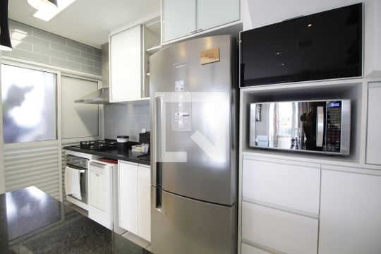Cozinha de apartamento à venda com 2 quartos, 105m² em Santa Teresinha, São Paulo