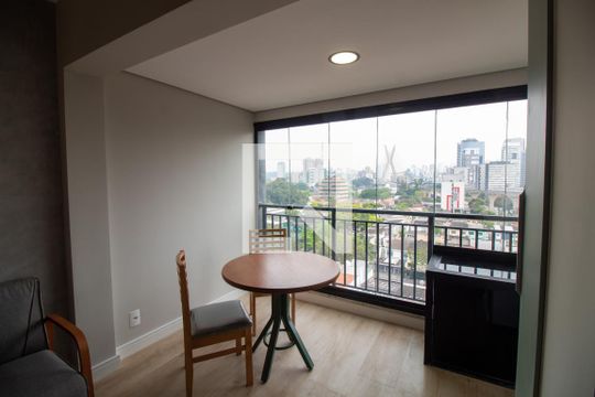 Varanda de kitnet/studio para alugar com 1 quarto, 33m² em Vila Cordeiro, São Paulo
