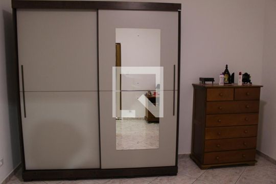 Quarto de casa à venda com 4 quartos, 170m² em Jardim Teresa, São Paulo