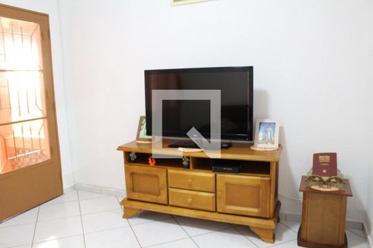 Sala de casa à venda com 4 quartos, 170m² em Jardim Teresa, São Paulo