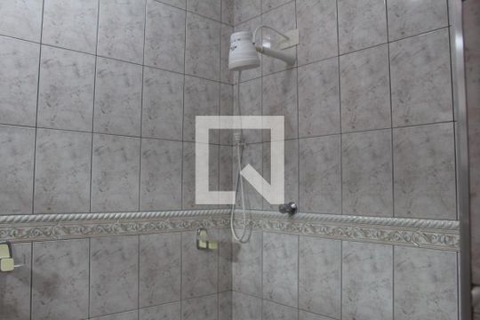 Banheiro de casa à venda com 4 quartos, 170m² em Jardim Teresa, São Paulo