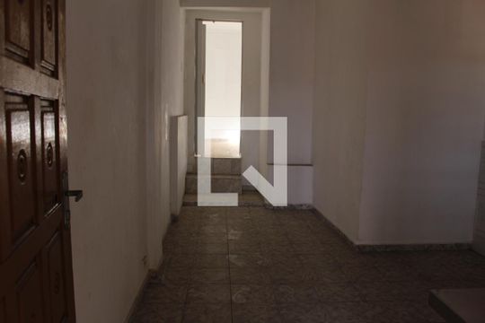 Sala de casa à venda com 4 quartos, 170m² em Jardim Teresa, São Paulo