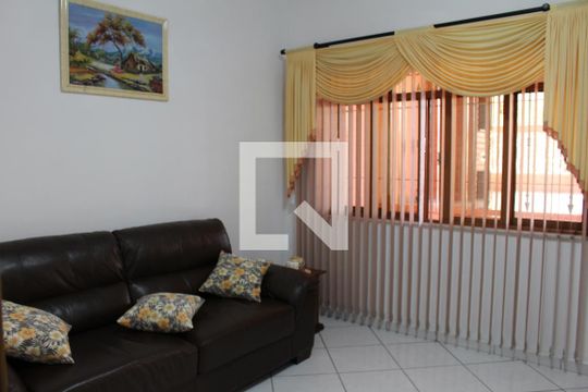 Casa à venda com 4 quartos, 170m² em Jardim Teresa, São Paulo