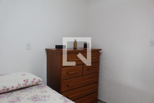 Quarto de casa à venda com 4 quartos, 170m² em Jardim Teresa, São Paulo