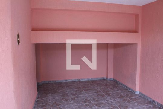 Garagem de casa à venda com 4 quartos, 170m² em Jardim Teresa, São Paulo