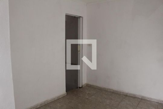 Quarto de casa à venda com 4 quartos, 170m² em Jardim Teresa, São Paulo