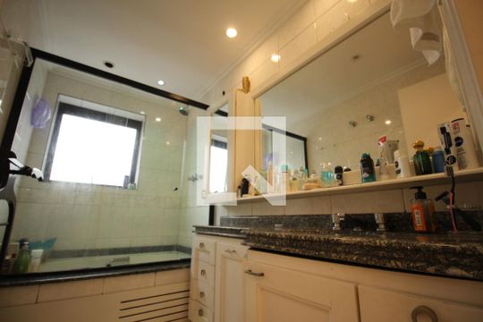 Banheiro de apartamento à venda com 4 quartos, 220m² em Paraíso do Morumbi, São Paulo
