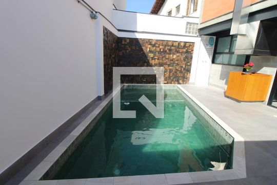 Piscina de casa para alugar com 3 quartos, 168m² em Jardim Cidália, São Paulo