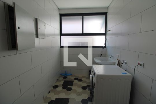 Lavanderia de casa para alugar com 3 quartos, 168m² em Jardim Cidália, São Paulo