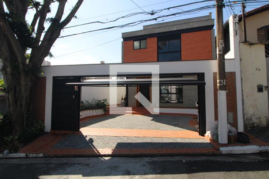 Fachada de casa para alugar com 3 quartos, 168m² em Jardim Cidália, São Paulo