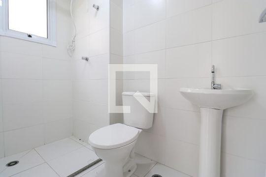 Banheiro de apartamento para alugar com 1 quarto, 29m² em Bom Retiro, São Paulo