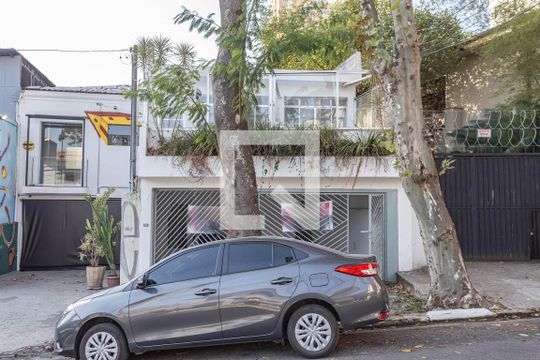 Fachada de casa à venda com 5 quartos, 255m² em Aclimação, São Paulo