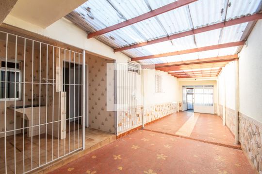 Garagem de casa para alugar com 3 quartos, 100m² em Rochdale, Osasco