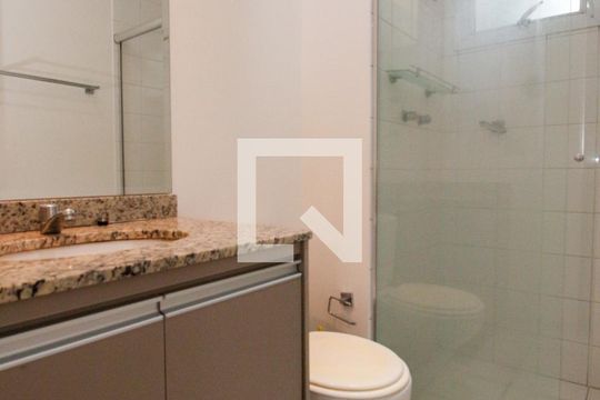 Banheiro da Suíte de kitnet/studio à venda com 1 quarto, 48m² em Vila Andrade, São Paulo