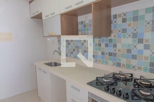 Cozinha de apartamento para alugar com 2 quartos, 50m² em Penha de França, São Paulo