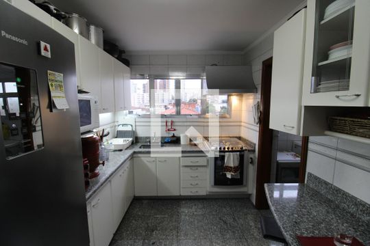 Cozinha de apartamento à venda com 3 quartos, 100m² em Vila Paulicéia, São Paulo