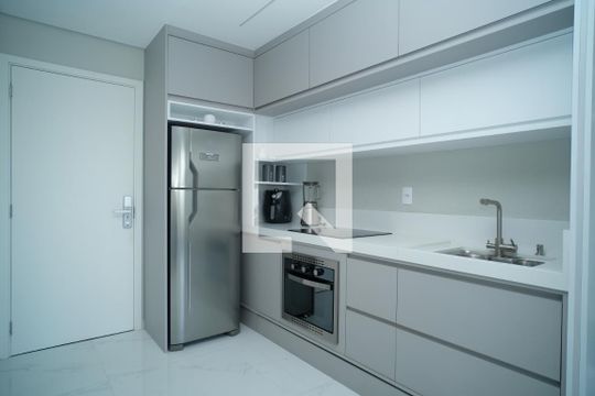 Sala/Quarto de apartamento para alugar com 1 quarto, 30m² em Pinheiros, São Paulo