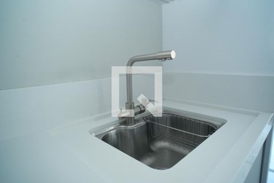 Banheiro de apartamento para alugar com 1 quarto, 30m² em Pinheiros, São Paulo