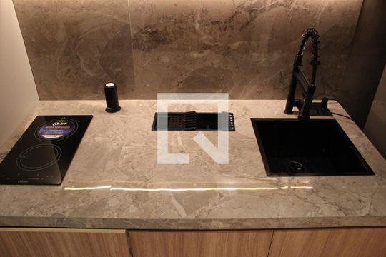 Cozinha de kitnet/studio para alugar com 1 quarto, 33m² em Pinheiros, São Paulo