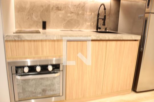 Cozinha de kitnet/studio para alugar com 1 quarto, 33m² em Pinheiros, São Paulo