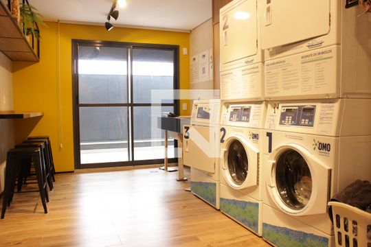 Lavanderia de kitnet/studio para alugar com 1 quarto, 33m² em Pinheiros, São Paulo