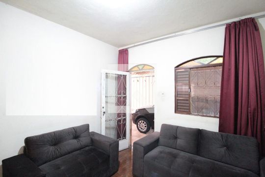 Casa 1 - Sala de casa para alugar com 4 quartos, 150m² em Tupi B, Belo Horizonte