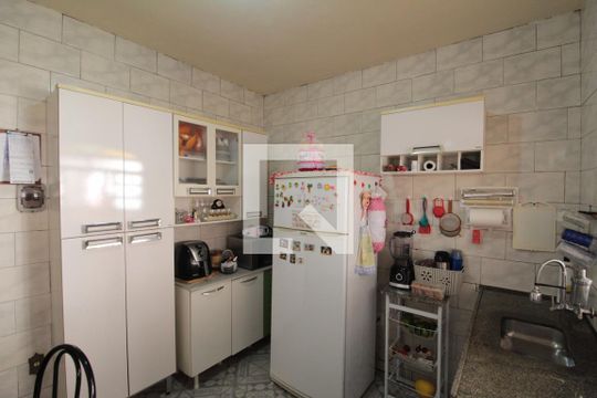 Casa 1 - Cozinha de casa para alugar com 4 quartos, 150m² em Tupi B, Belo Horizonte