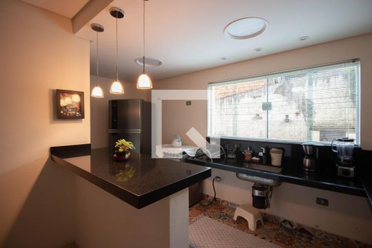 Cozinha de casa para alugar com 3 quartos, 640m² em Vila Carolina, São Paulo