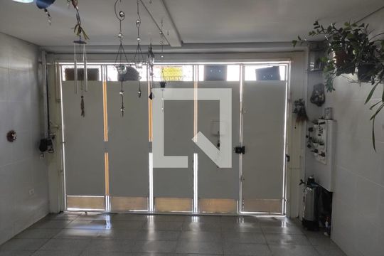 Garagem de casa à venda com 4 quartos, 201m² em Cambuci, São Paulo
