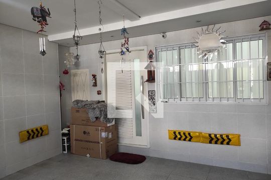 Garagem de casa à venda com 4 quartos, 201m² em Cambuci, São Paulo
