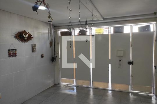 Garagem de casa à venda com 4 quartos, 201m² em Cambuci, São Paulo
