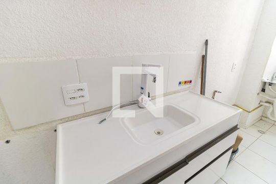 Cozinha de apartamento para alugar com 2 quartos, 42m² em Vila Cristália, São Paulo
