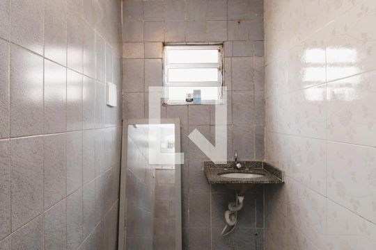 Banheiro da Suíte de casa para alugar com 4 quartos, 100m² em Parque Edu Chaves, São Paulo