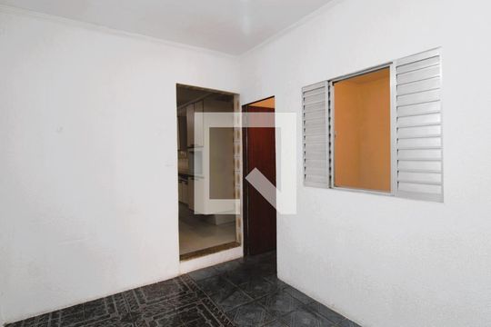 Casa para alugar com 4 quartos, 100m² em Parque Edu Chaves, São Paulo