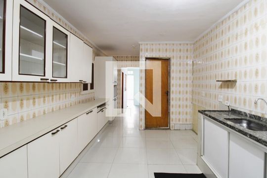 Cozinha de casa para alugar com 4 quartos, 100m² em Parque Edu Chaves, São Paulo