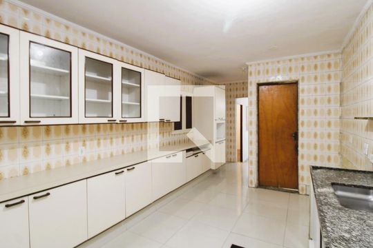 Cozinha de casa para alugar com 4 quartos, 100m² em Parque Edu Chaves, São Paulo