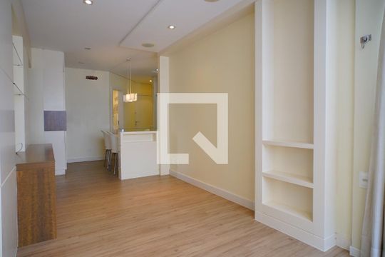 Sala de apartamento para alugar com 2 quartos, 65m² em Centro, Florianópolis