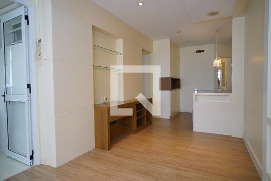 Sala de apartamento para alugar com 2 quartos, 65m² em Centro, Florianópolis