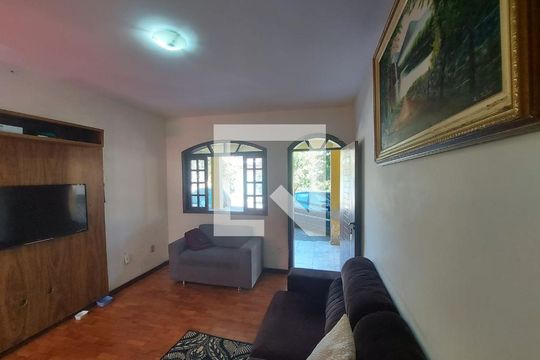 Sala de casa à venda com 4 quartos, 240m² em Linda Vista, Contagem