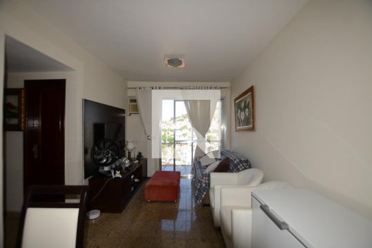 Sala de apartamento à venda com 3 quartos, 78m² em Vila Kosmos, Rio de Janeiro