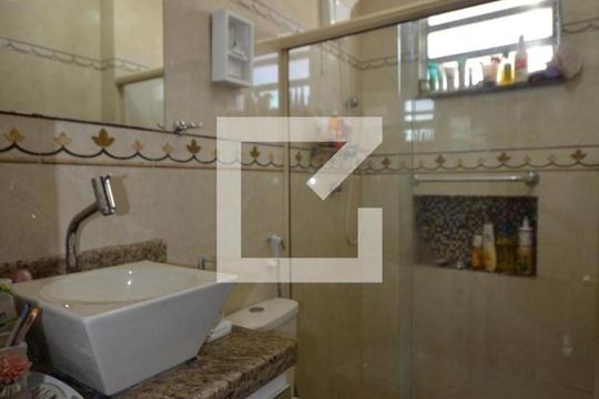 Banheiro 1 de apartamento à venda com 3 quartos, 78m² em Vila Kosmos, Rio de Janeiro