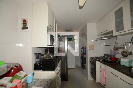 Cozinha de apartamento à venda com 3 quartos, 78m² em Vila Kosmos, Rio de Janeiro