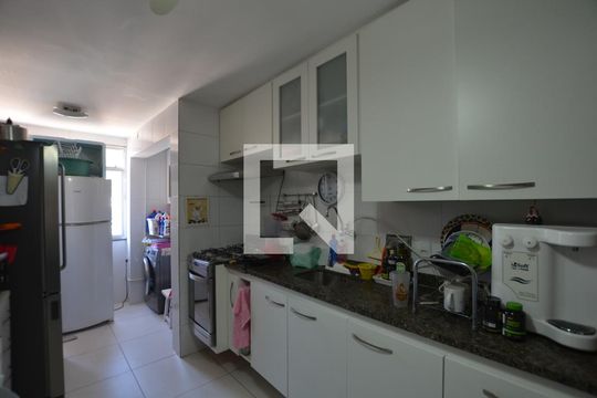 Cozinha de apartamento à venda com 3 quartos, 78m² em Vila Kosmos, Rio de Janeiro