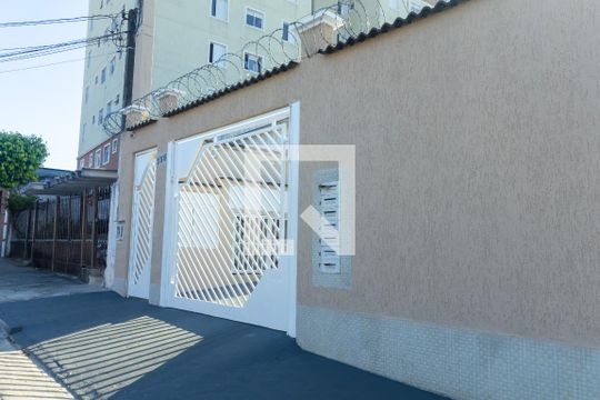 Fachada de casa de condomínio à venda com 2 quartos, 70m² em Vila Nhocune, São Paulo